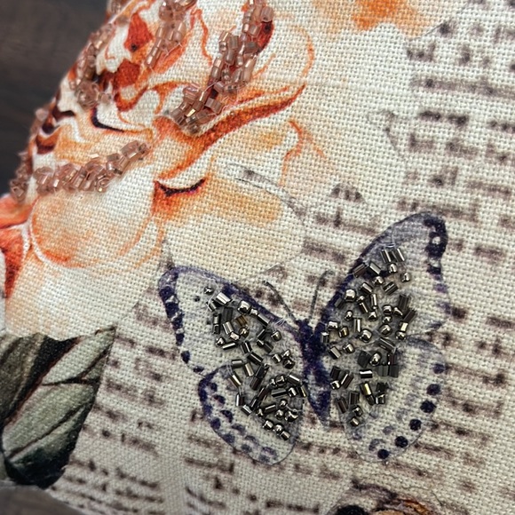 NWT hand beaded Skull pillow. Made in India. - Picture 3 of 6